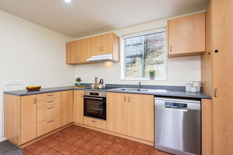 Photo of property in Pirie Street Townhouses, 28/35 Pirie Street, Mount Victoria, Wellington, 6011