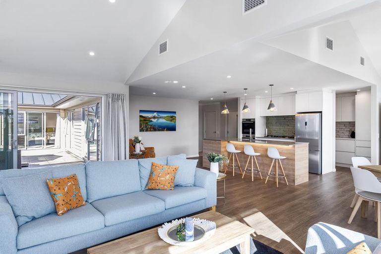 Photo of property in 118 Rosetta Road, Raumati South, Paraparaumu, 5032