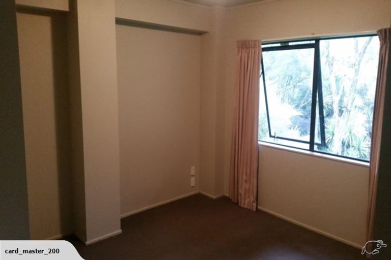 Photo of property in 16a Vonnell Place, Birkdale, Auckland, 0626