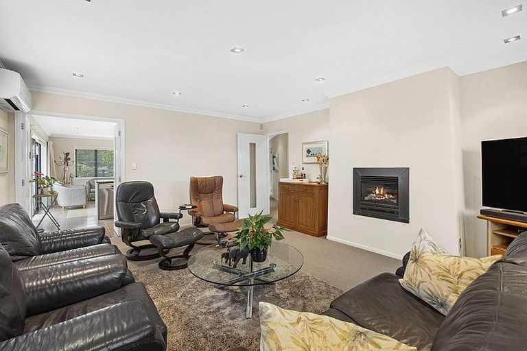 Photo of property in 69b Karamea Street, Whalers Gate, New Plymouth, 4310