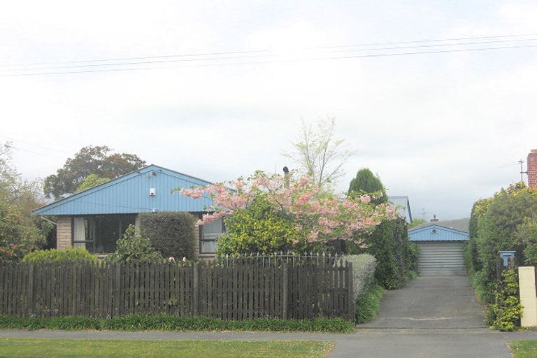 Photo of property in 15 Reynolds Avenue, Bishopdale, Christchurch, 8053