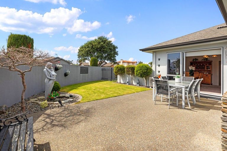 Photo of property in 1 Saratoga Court, Papamoa Beach, Papamoa, 3118