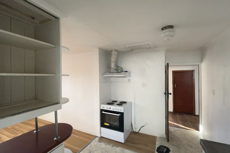 Photo of property in 174 Onewa Road, Northcote, Auckland, 0626