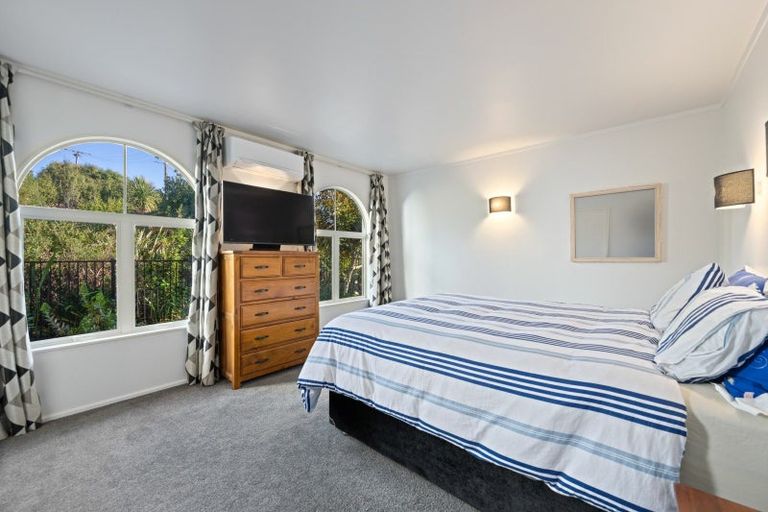 Photo of property in 37 Waikawa Road, Picton, 7220