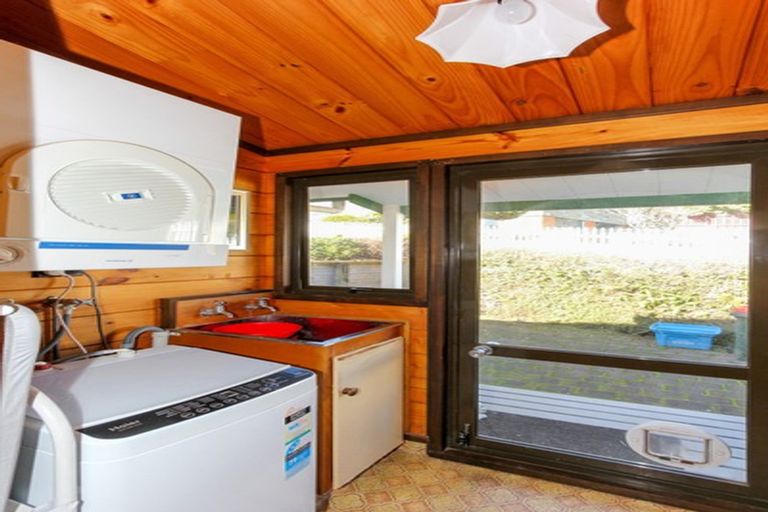 Photo of property in 22b York Crescent, Westown, New Plymouth, 4310