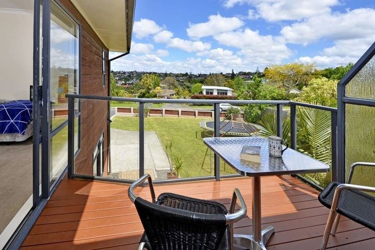 Photo of property in 20 Geoffrey Road, Torbay, Auckland, 0630