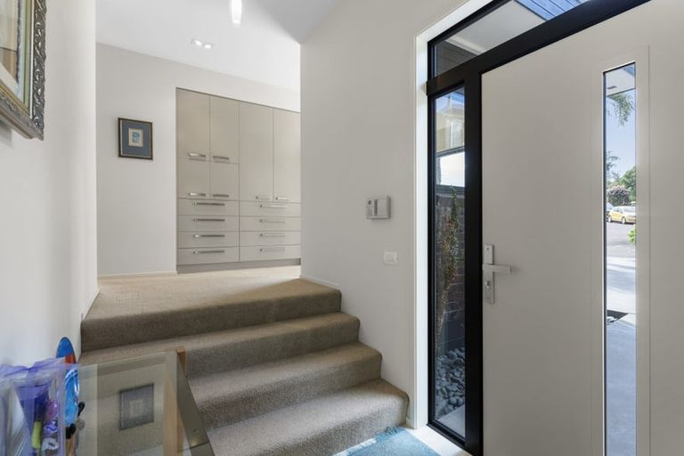 Photo of property in 1/7 Proteus Place, Half Moon Bay, Auckland, 2012