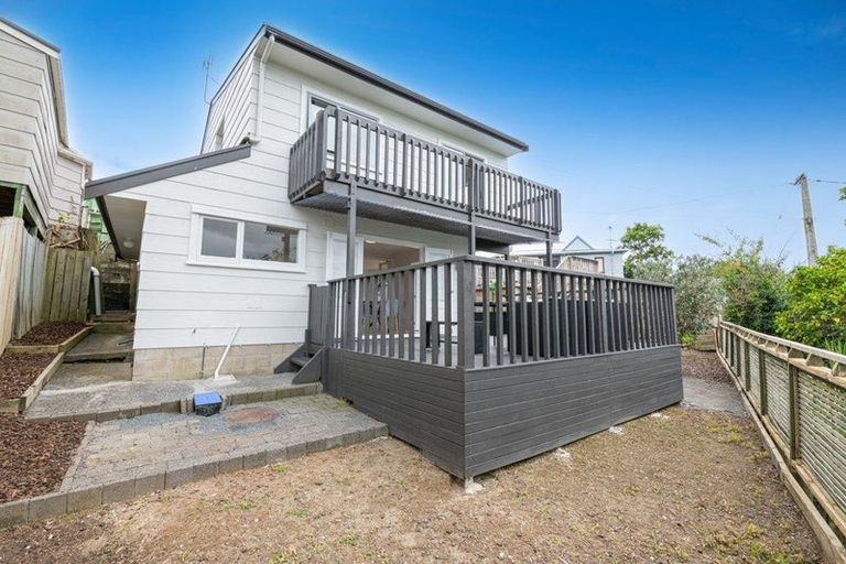Photo of property in 3/22 Hogans Road, Glenfield, Auckland, 0629
