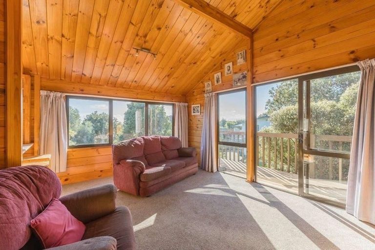 Photo of property in 6 Frimley Terrace, Waikanae Beach, Waikanae, 5036