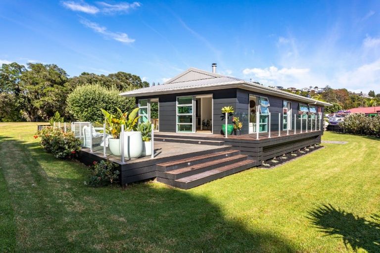 Photo of property in 113 Moana Anu Anu Avenue, Whangamata, 3620