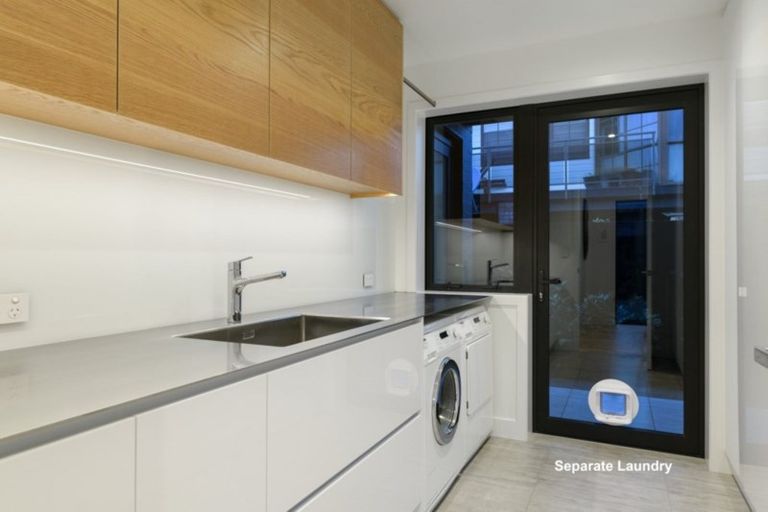 Photo of property in 210 Oceanbeach Road, Mount Maunganui, 3116