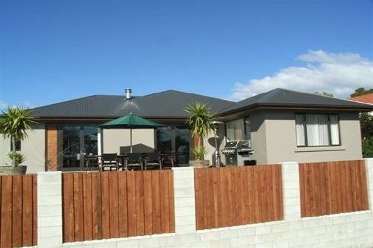Photo of property in 9a Gillean Street, Havelock North, 4130