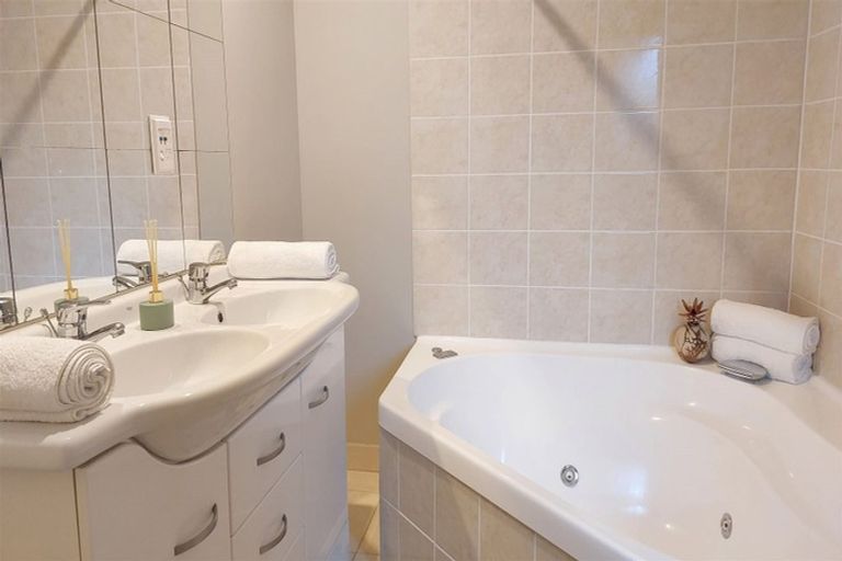 Photo of property in 27 Stableford Green, Burnside, Christchurch, 8053