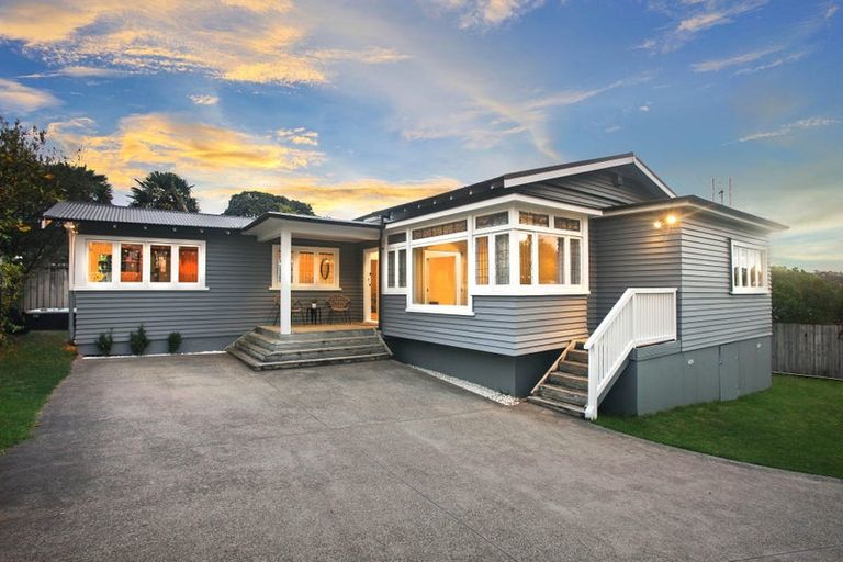 Photo of property in 2/48 Sunnynook Road, Sunnynook, Auckland, 0620