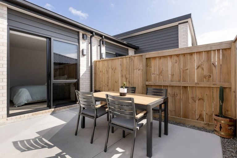 Photo of property in 8 Houpara Place, Papamoa, 3118