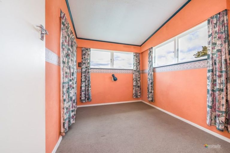 Property details for 6 Victoria Street, Ebdentown, Upper Hutt, 5018