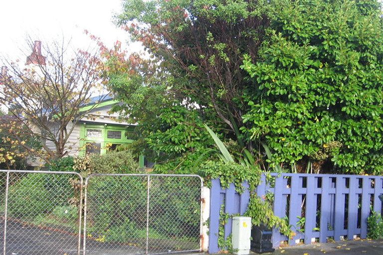 Photo of property in 216 Waterloo Road, Hutt Central, Lower Hutt, 5011