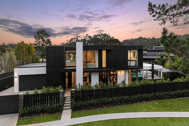 Photo of property in 30a Kingfisher Grove, Greenhithe, Auckland, 0632