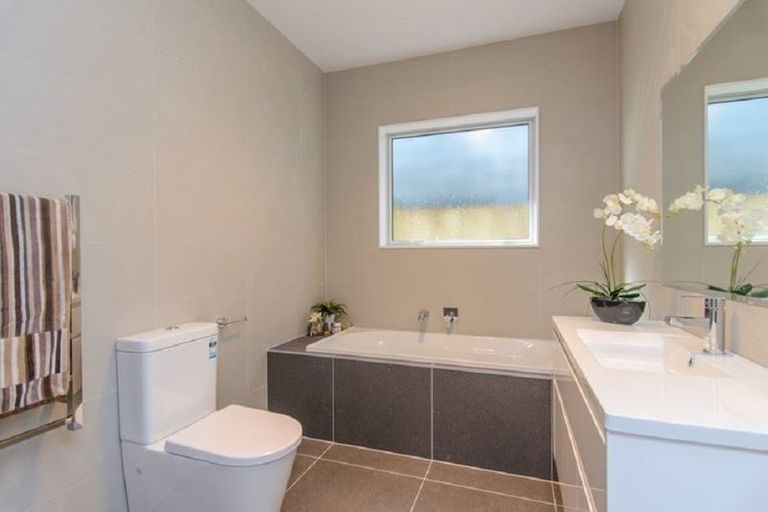 Photo of property in 25 Turutu Place, Long Bay, Auckland, 0630
