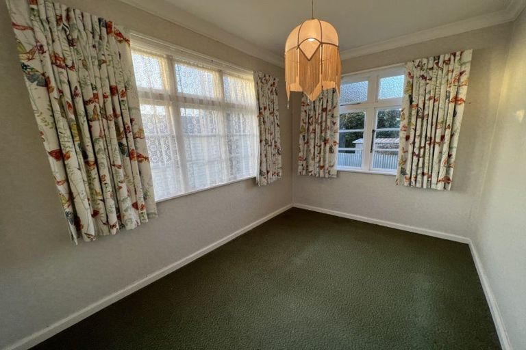 Photo of property in 29-31 Rangitira Avenue, Palmerston North, 4414
