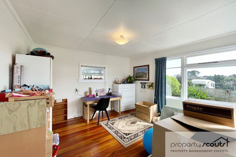 Photo of property in 10 Moana Crescent, Blagdon, New Plymouth, 4310