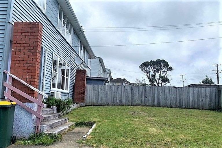 Photo of property in 78-80 Leicester Street, Cannons Creek, Porirua, 5024