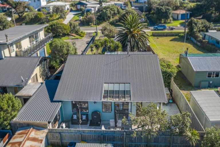 Photo of property in 22 Kent Avenue, Waitarere Beach, Levin, 5510