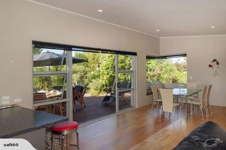 Photo of property in 10 Taunui Place, Cooks Beach, Whitianga, 3591