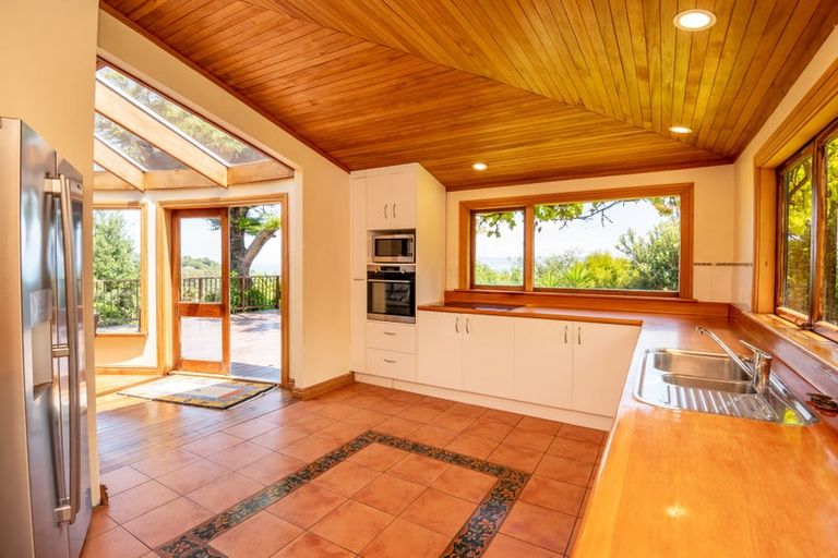 Photo of property in 5 Whiorau Grove, Lowry Bay, Lower Hutt, 5013