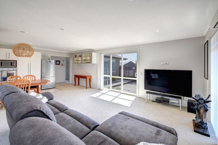 Photo of property in 51 Silver Springs Boulevard, Mosgiel, 9024