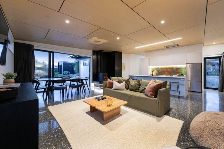 Photo of property in 20 Makomako Road, Wanaka, 9305