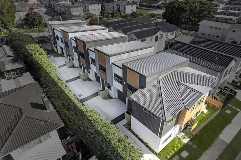 Photo of property in 26a Cape Road, Mangere, Auckland, 2022