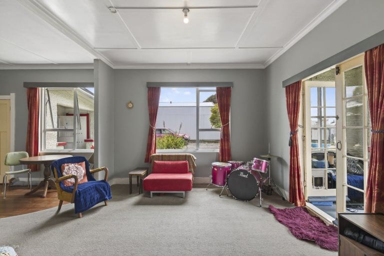 Photo of property in 53 Titania Street, Stratford, 4332