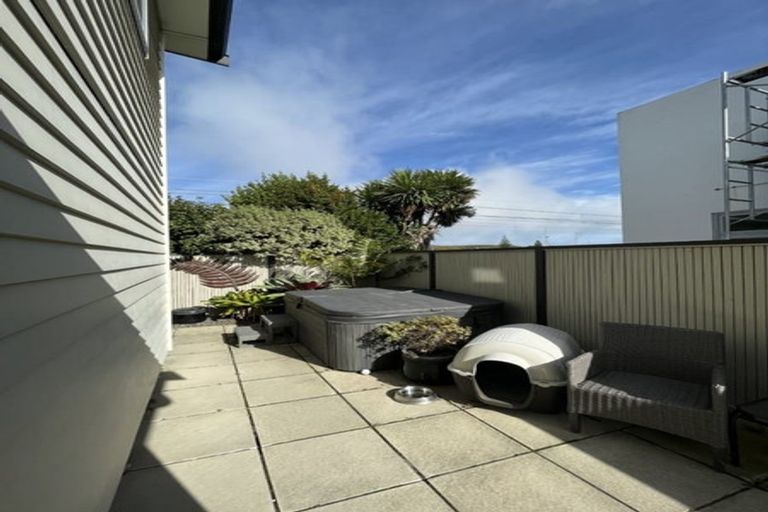 Photo of property in 4 Marina View, Paremata, Porirua, 5026