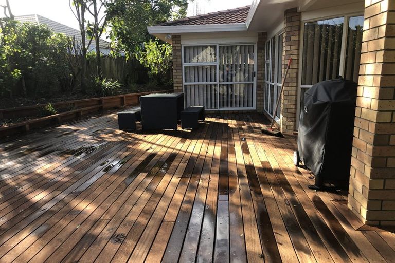 Photo of property in 23 Simon Owen Place, Golflands, Auckland, 2013