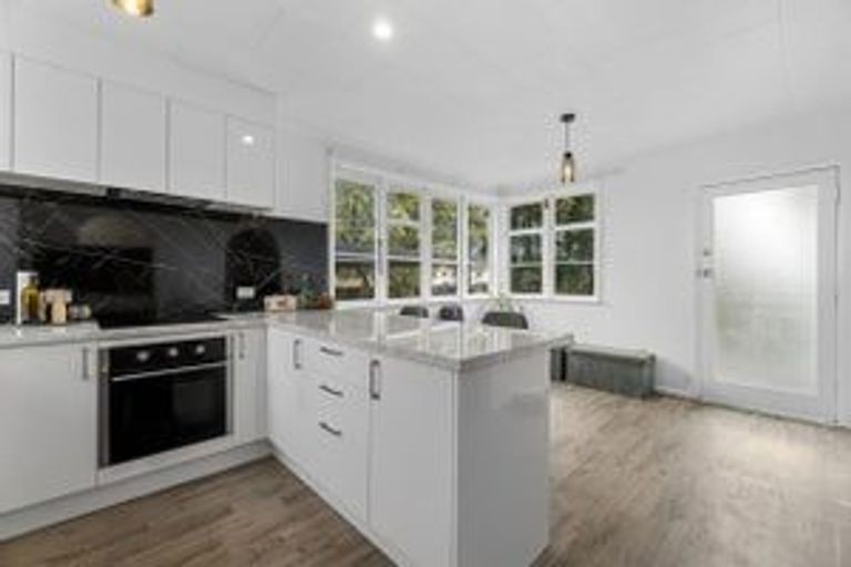 Photo of property in 6 Kenney Crescent, Fairfield, Hamilton, 3214