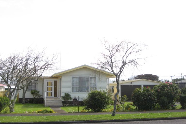 Photo of property in 27 Cowling Road, Hurdon, New Plymouth, 4310
