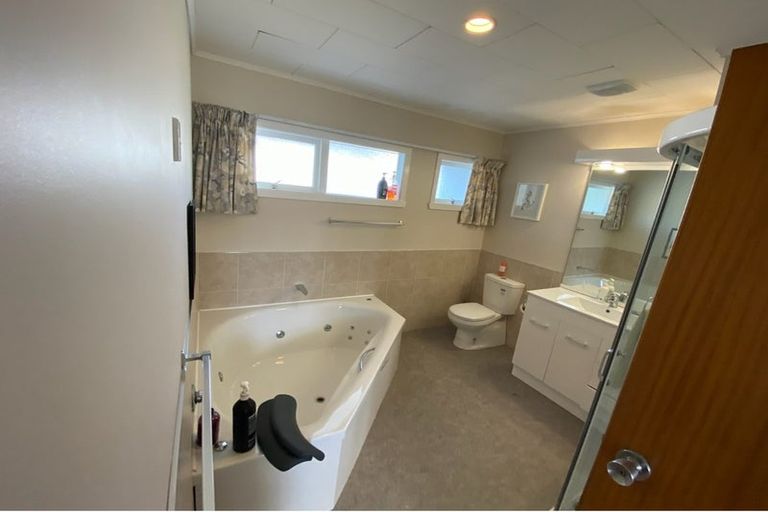 Photo of property in 10a Pempsey Street, Silverstream, Upper Hutt, 5019