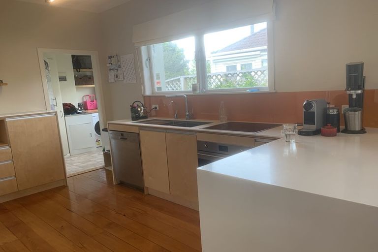 Photo of property in 2a Barberry Lane, Te Atatu Peninsula, Auckland, 0610