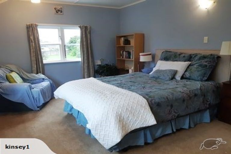 Photo of property in 32 Durham Crescent, Fairfield, Lower Hutt, 5011
