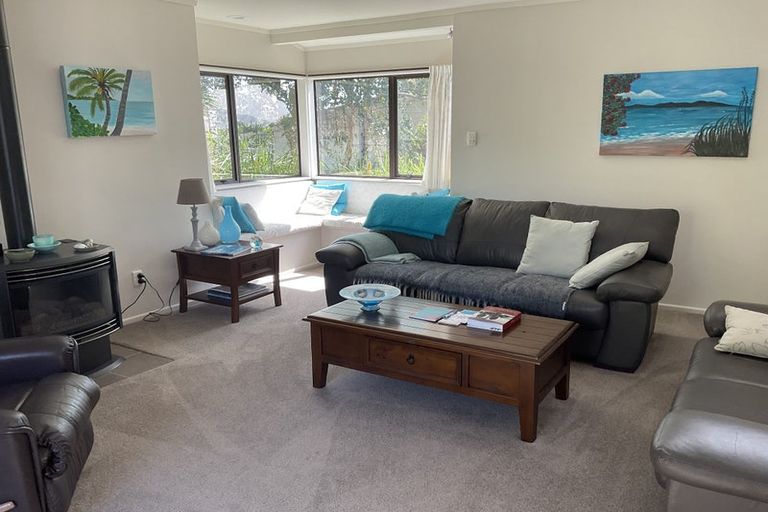 Photo of property in 4 Malfroy Lane, Raumati Beach, Paraparaumu, 5032