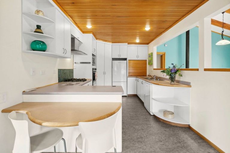 Photo of property in 10 Redwood Crescent, Westown, New Plymouth, 4310