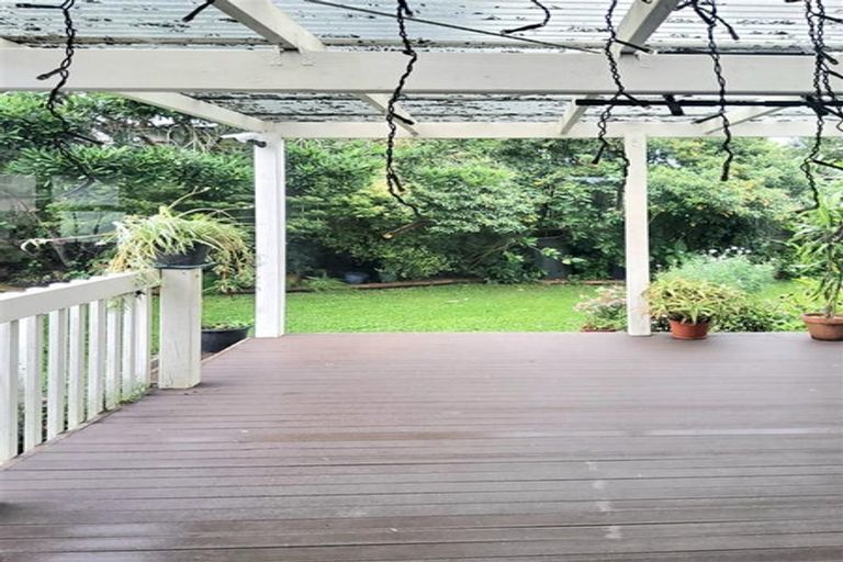 Photo of property in 2/81 Eugenia Rise, Totara Heights, Auckland, 2105