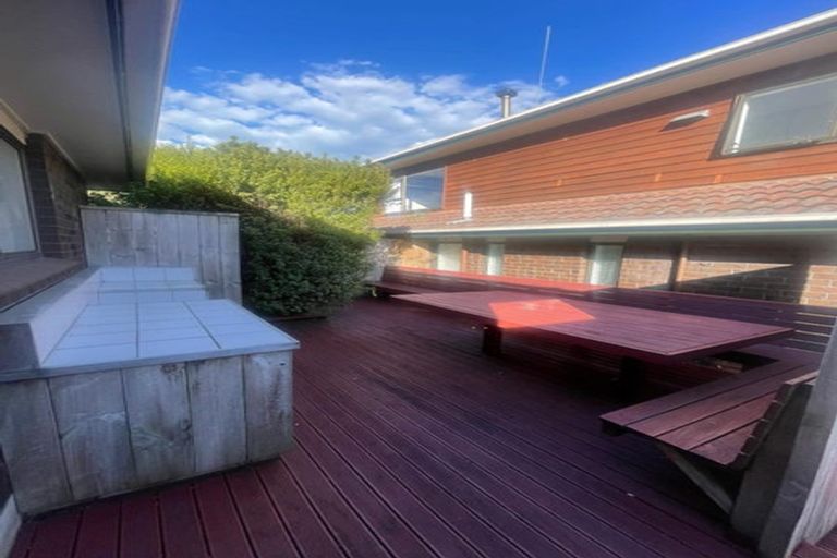 Photo of property in 1/41 College Road, Northcote, Auckland, 0627