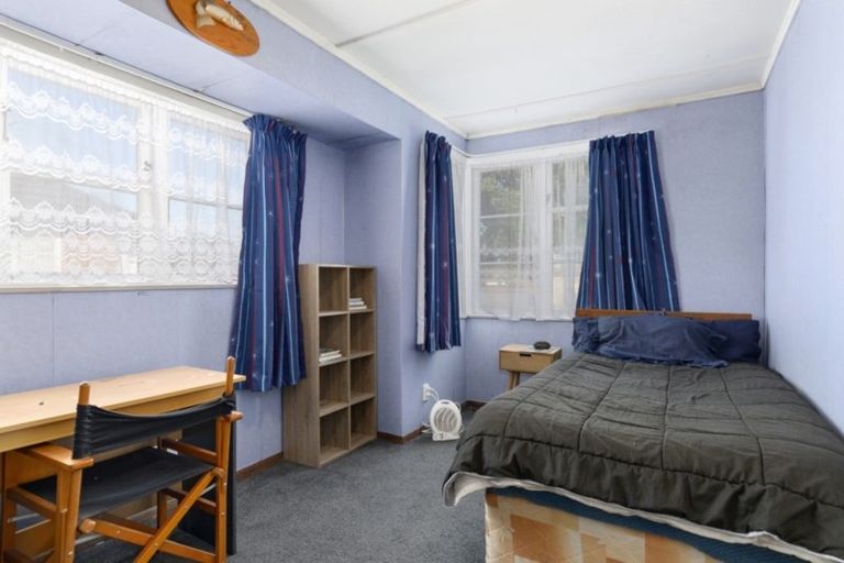 Photo of property in 39 Atiawa Crescent, Waiwhetu, Lower Hutt, 5010