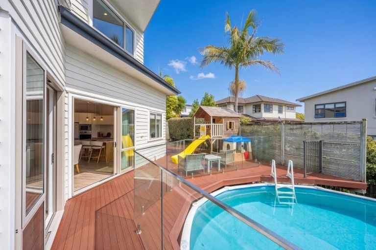Photo of property in 39 Scarlet Oak Drive, Schnapper Rock, Auckland, 0632