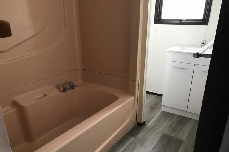 Photo of property in 2 Sequoia Place, Pukete, Hamilton, 3200