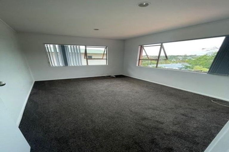 Photo of property in 228 Glamorgan Drive, Northcross, Auckland, 0630