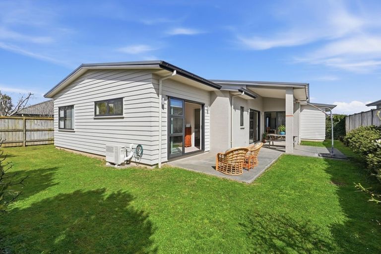 Photo of property in 13 Andalusian Way, Karaka, Papakura, 2113