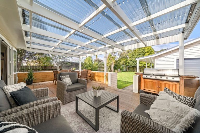 Photo of property in 3 Heretaunga Square, Silverstream, Upper Hutt, 5019